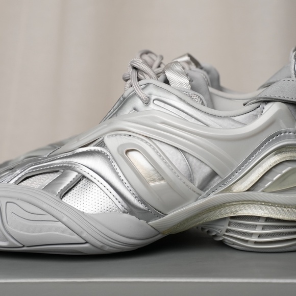 BALENCIAGA Tyrex Sneakers | Silver | SIZE 38/ US 8 (UNWORN) - Picture 7 of 13